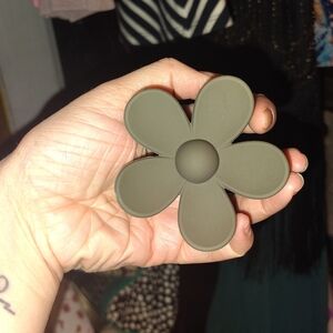 Green Flower-Shaped Accessory